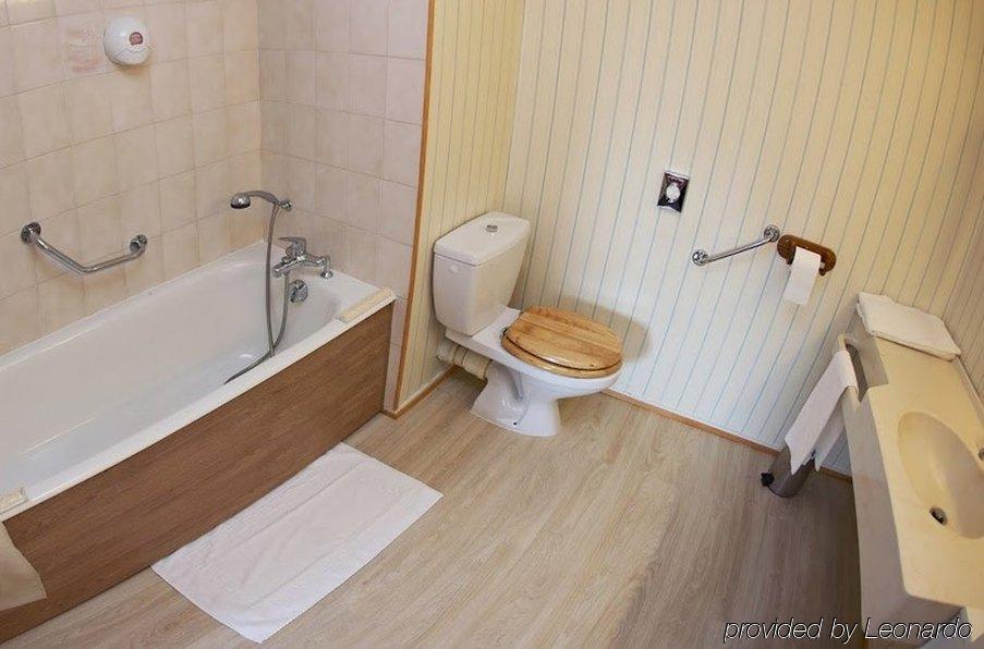 Brit Hotel Dak Hotel Avallon Room photo